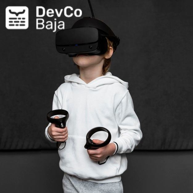 Niño usando tecnología de realidad virtual